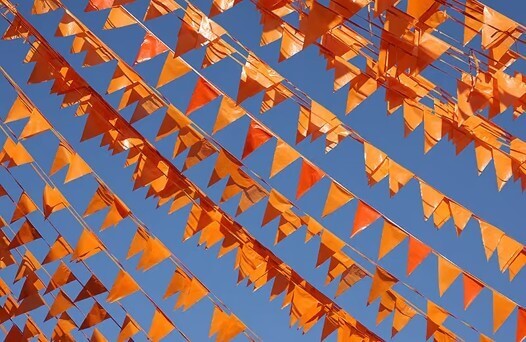 oranje vlaggetjes
