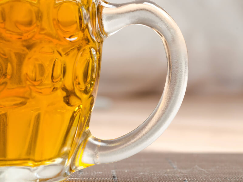 heel honsel proeft bier